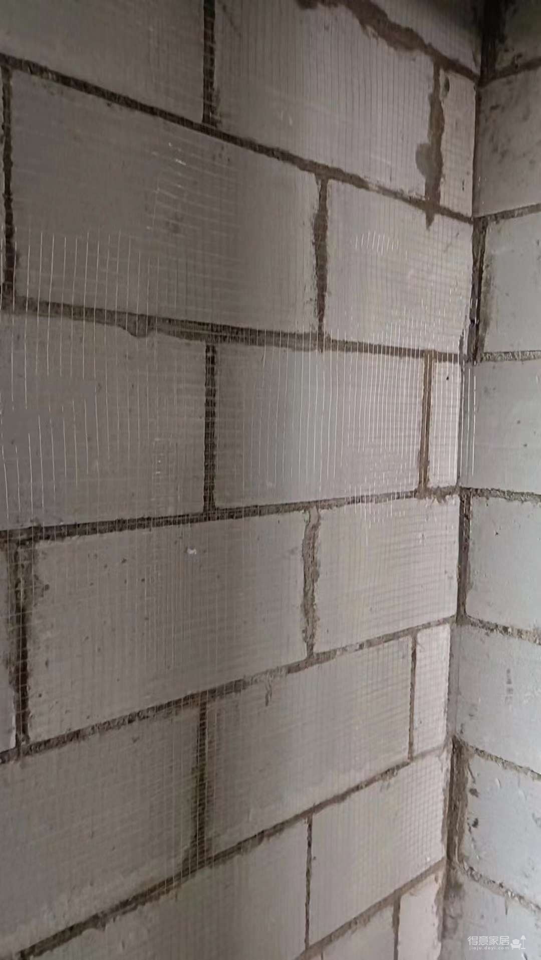 金科城砌墙施工进行中图_9 